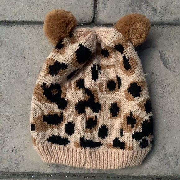 Girls or Unisex Toddler Leopard Pom Pom beanie - Picture 2 of 3